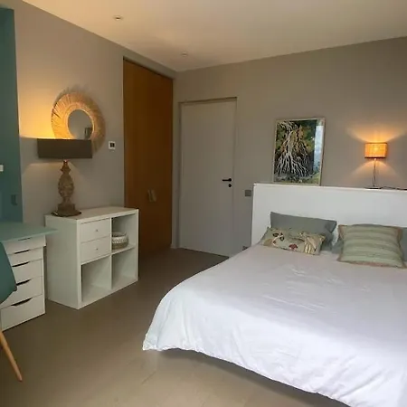 Villa: Piscine, Proche Centre & Villa *